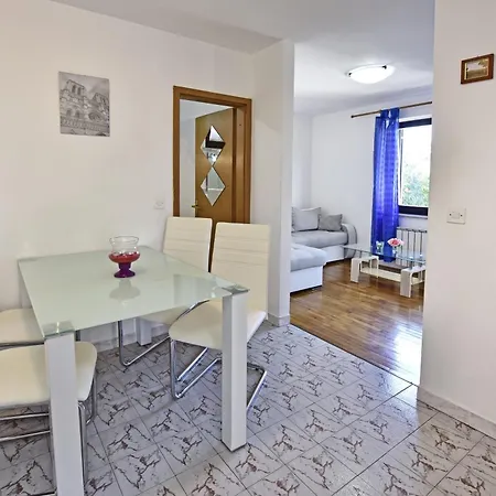 Apartment Tina