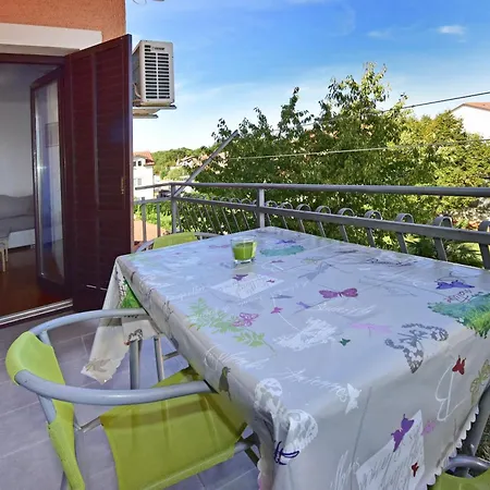 Tina Apartman